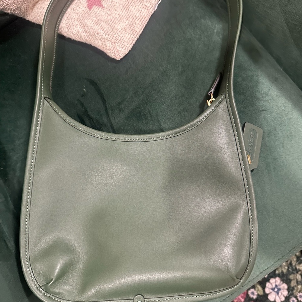 Coach Curve Zip - Picture 4 of 6